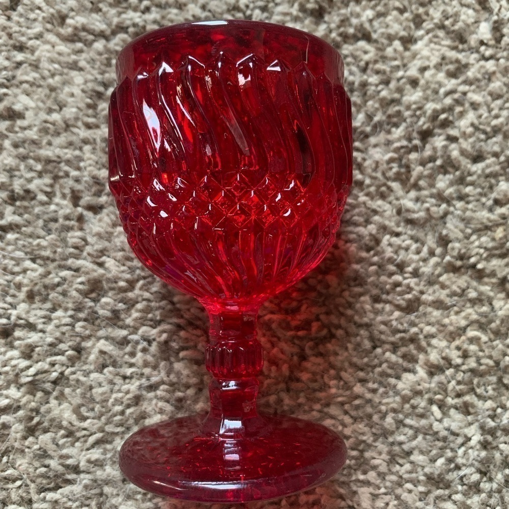 LG Wright Ruby Red Jersey Swirl Ruby Water Goblet